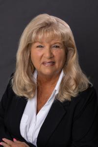 Claudia Lyle