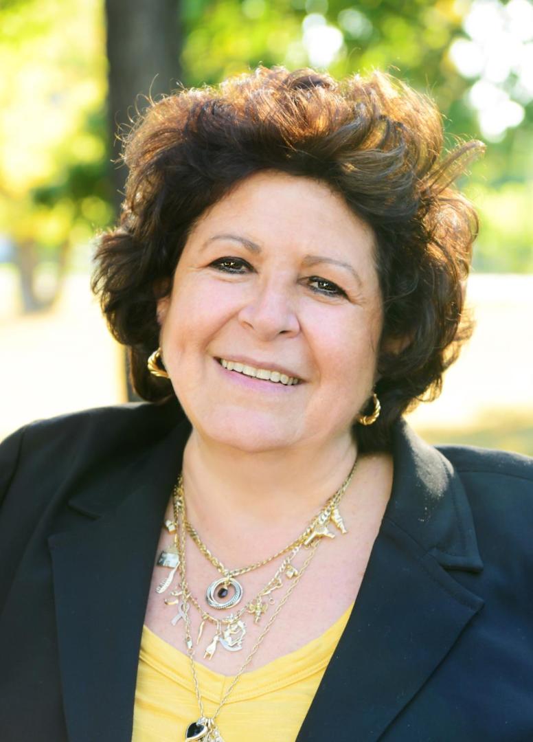 ANNA TACINELLI