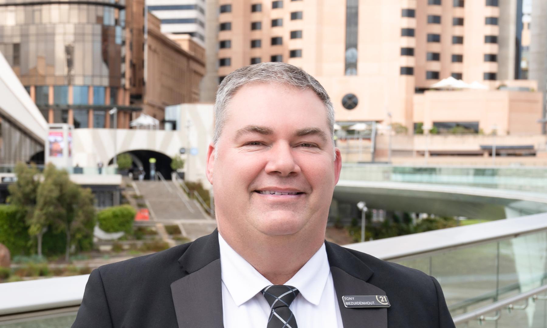 Tony Bezuidenhout