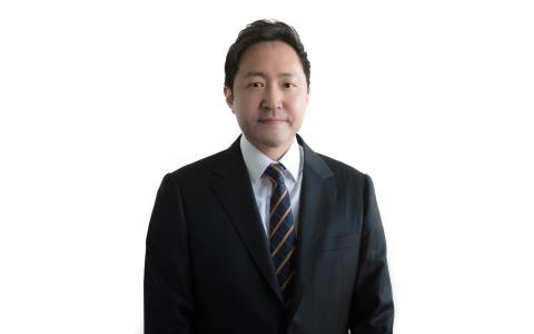 Chris Hwi Lee