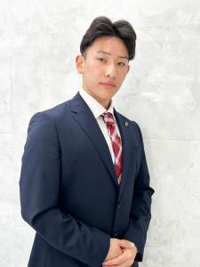 安達 琉真