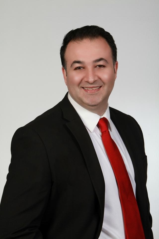 Ari Khaki