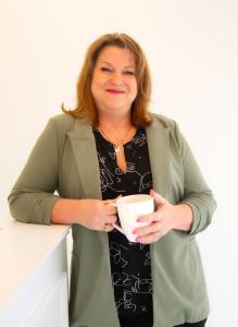 Joanne Holmes