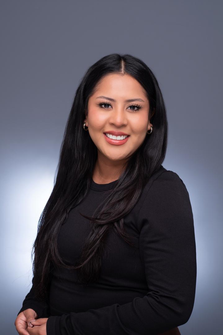 Kimberly Cruz