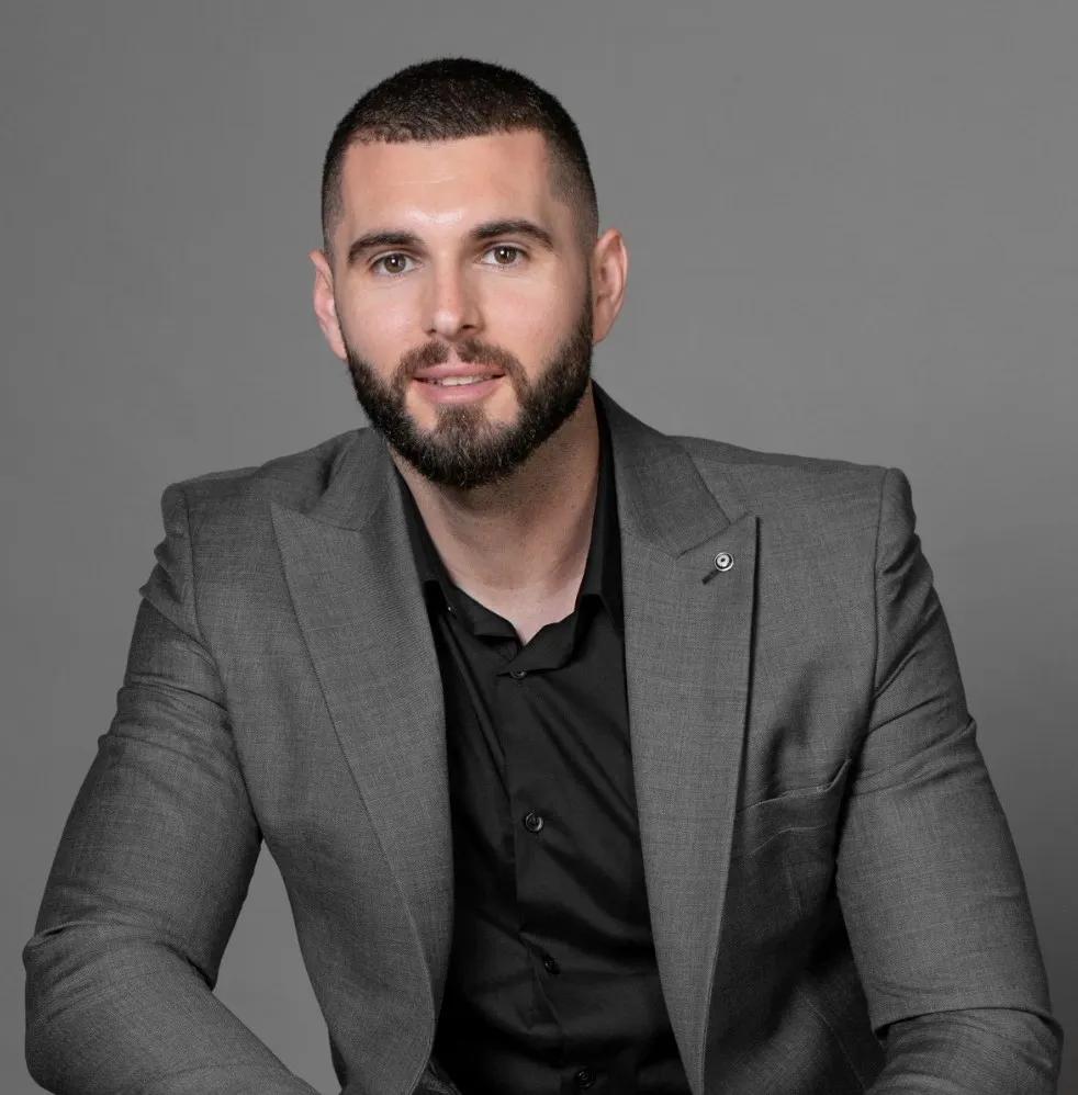 Akil Dimo