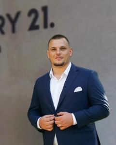 Julis Zhllima