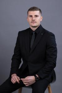 Xhuliano Tola
