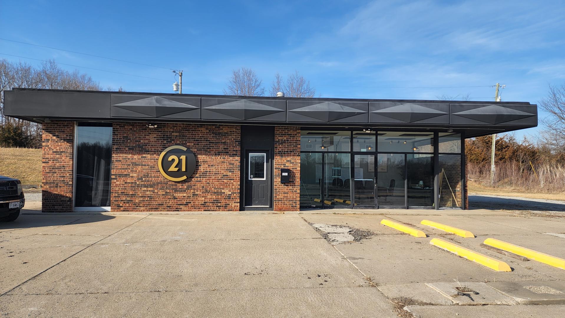 CENTURY 21 Crossroads