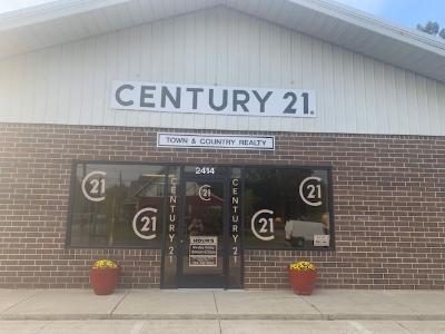 CENTURY 21 Town & Country Realty