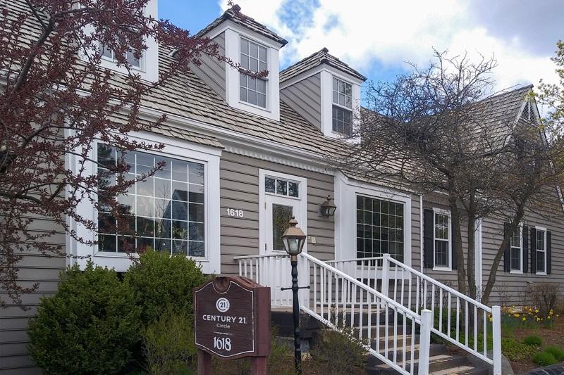 CENTURY 21 Circle