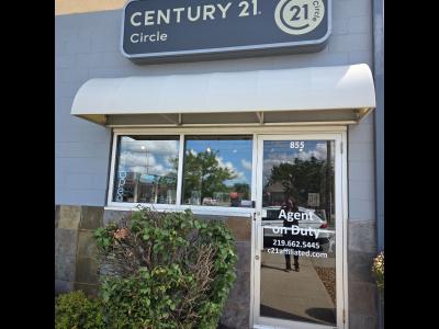 CENTURY 21 Circle