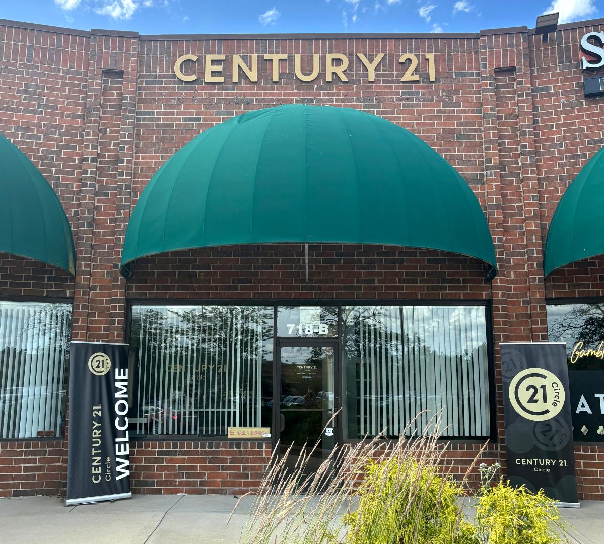 CENTURY 21 Circle