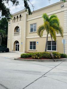 CENTURY 21 Lighthouse  Realty