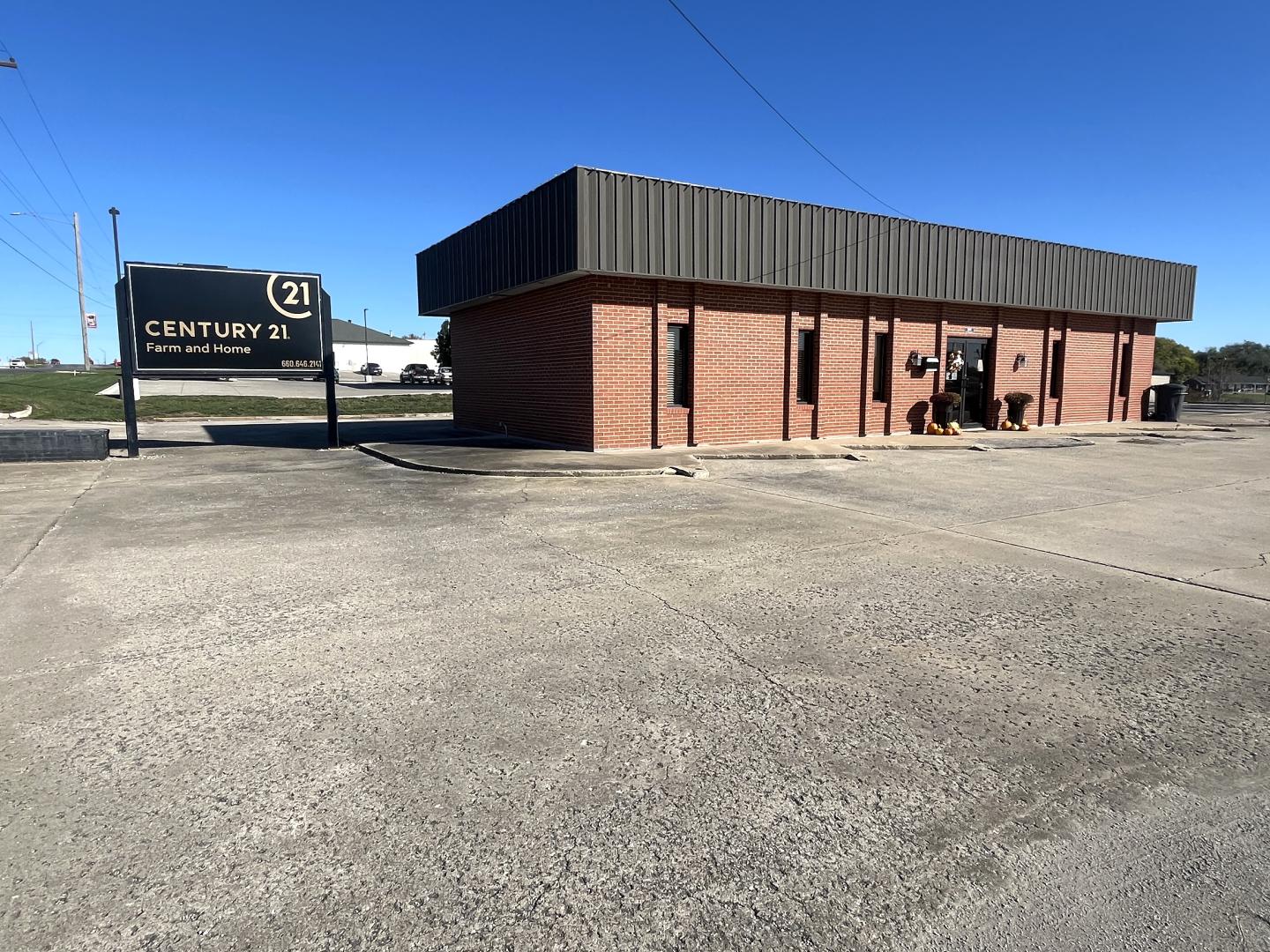 CENTURY 21 Farm and Home