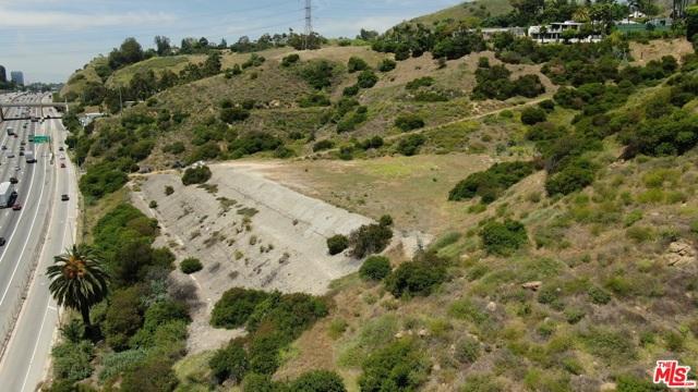 E Cahuenga Blvd, Los Angeles, California 90068