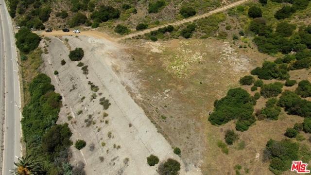 E Cahuenga Blvd, Los Angeles, California 90068