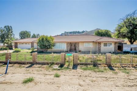 Alder Avenue, Bloomington, California 92316, Estados Unidos