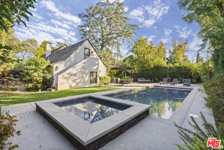 SYLVAN Street, Woodland Hills, Californie 91367, États-Unis