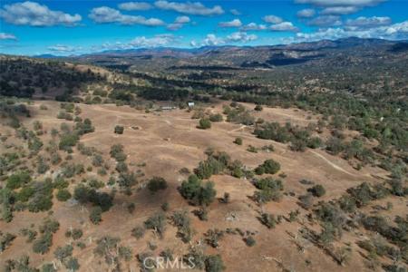 193 AC River Knolls, Coarsegold, קליפורניה 93614, ארצות הברית של אמריקה 