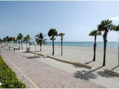 511 S Surf Rd, Hollywood, Florida 33019