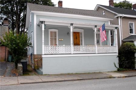15 Young Street, Newport, RI 02840, USA