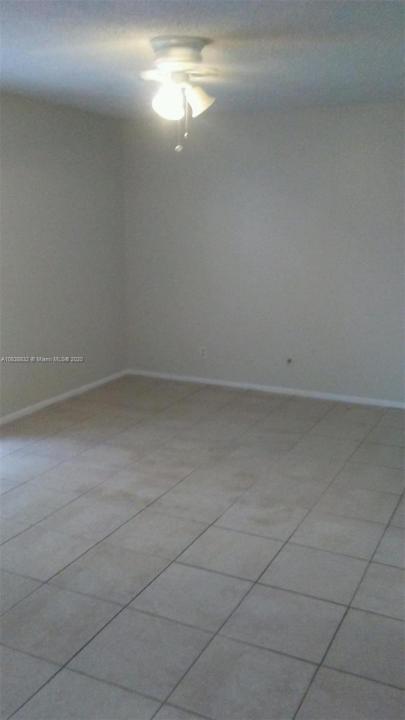 8411 Lagos De Campo Blvd 303U, Tamarac, Florida 33321, Stati Uniti