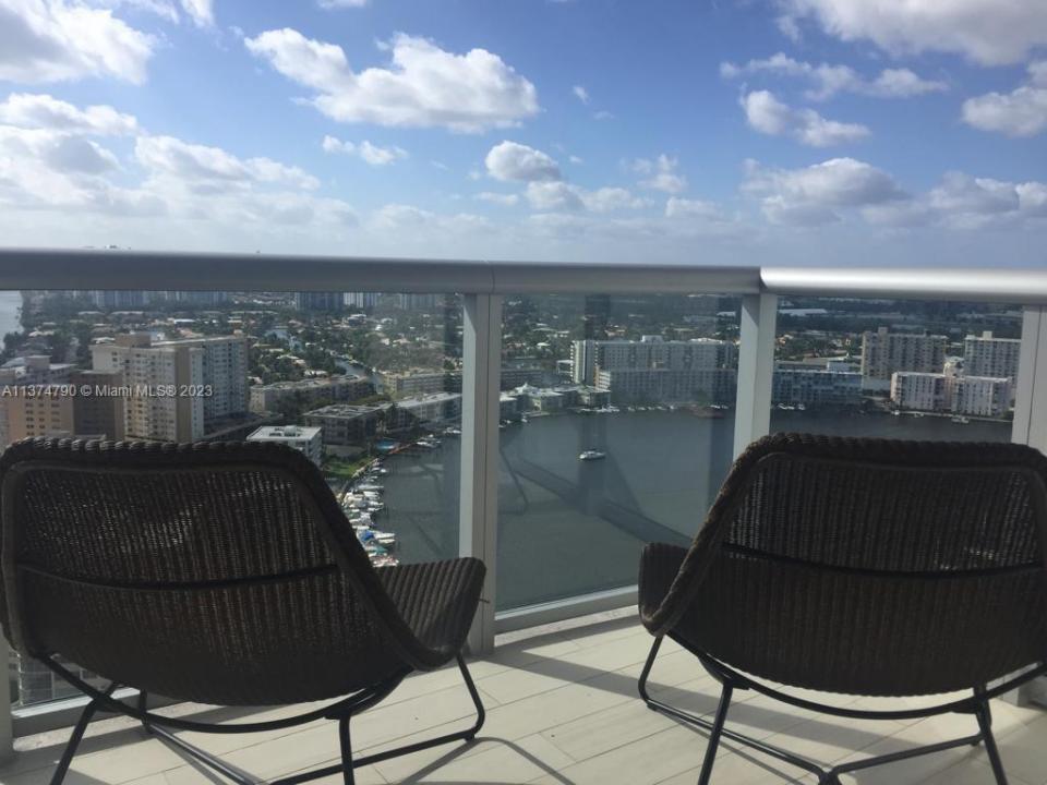 Hallandale Beach, Florida 33009, Stati Uniti