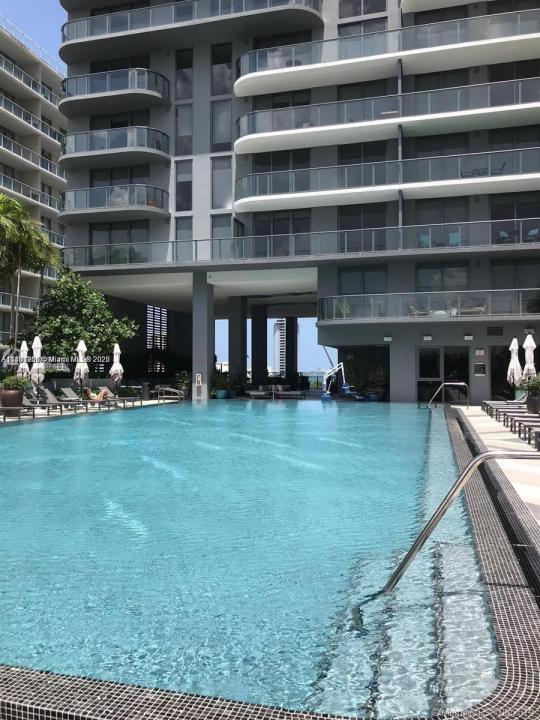 121 NE 34 St 2215, Miami, Floride 33137, États-Unis