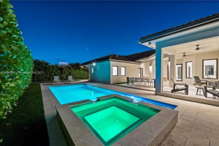 525 SW 87th Ave, Miami, Florida 33174, USA