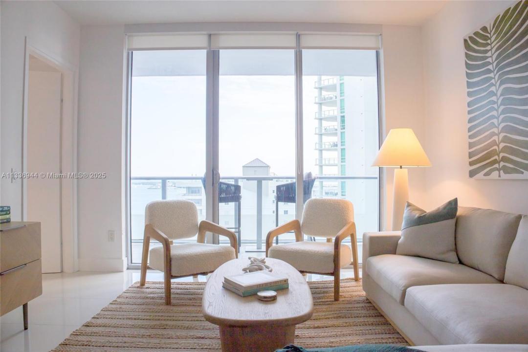 1300 Brickell Bay Dr 1608, Miami, Flórida 33131, Estados Unidos