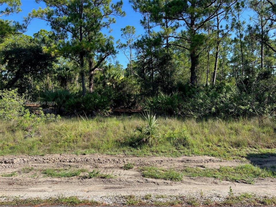 1201 Dixie AVE, Florida 33972, USA