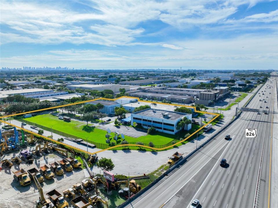 7007 NW 77th Ave, Unincorporated Dade County, Florida 33166, HOA KỲ