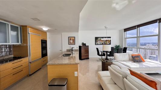 1830 S Ocean Dr 2407, Hallandale Beach, Florida 33009, USA