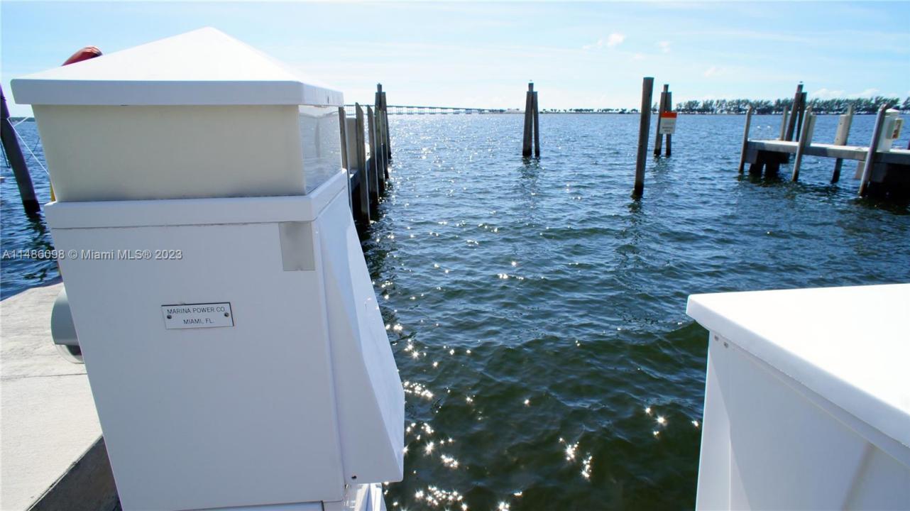 1643 Brickell Slip #5, Miami, Florida 33129, HOA KỲ