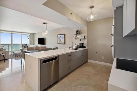 1830 S Ocean Dr 4211, Hallandale Beach, Florida 33009, USA