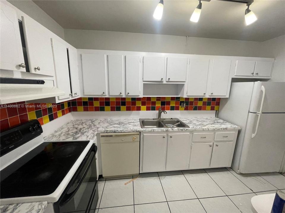 1420 Atlantic Shores Blvd 326, Hallandale Beach, Florida 33009, USA