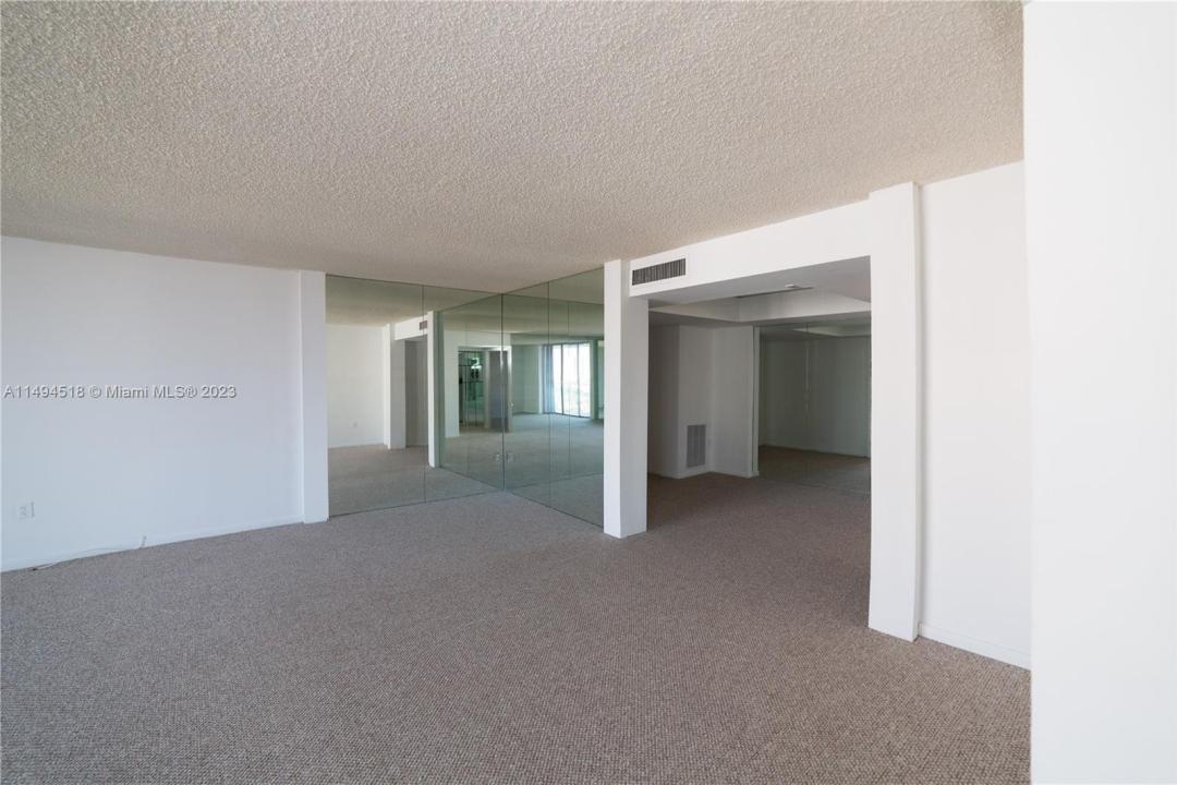 2801 NE 183rd St 1702W, Aventura, Florida 33160, HOA KỲ