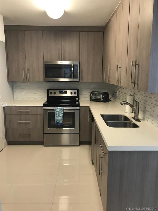 3801 S Ocean Dr 10V, Hollywood, Florida 33019, USA