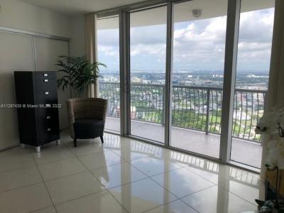1750 N Bayshore Dr. 5215, Miami, Florida 33132, USA
