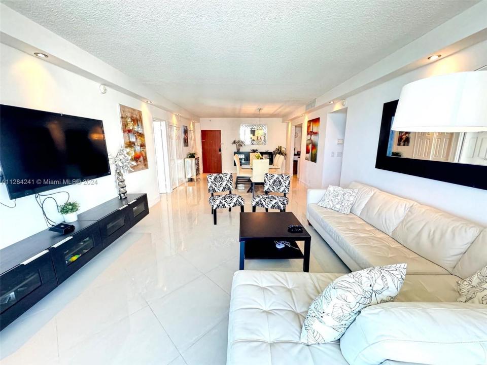 3901 S Ocean Dr 8E, Hollywood, Florida 33019, USA