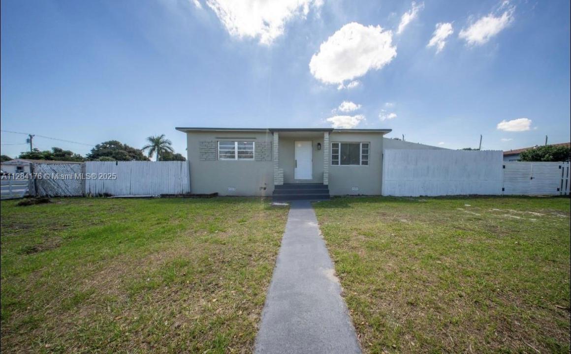 782 E 37th St, Hialeah, Floride 33013, États-Unis