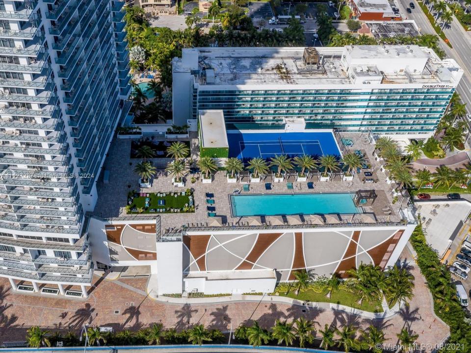 4010 S Ocean Dr R401, Hollywood, Florida 33019, USA
