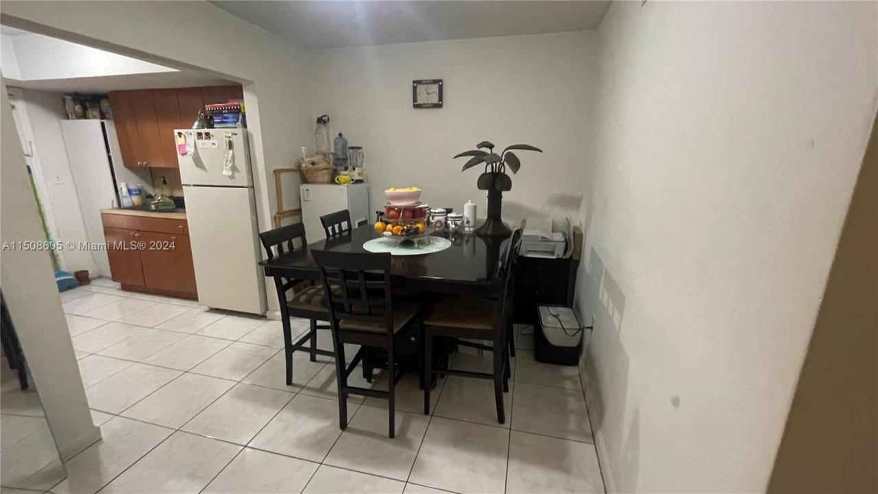 11840 NE 19th Dr 2, North Miami, فلوريدا 33181, الولايات المتحدة