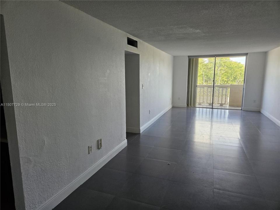 1800 Sans Souci Blvd 307, North Miami, Florida 33181, HOA KỲ