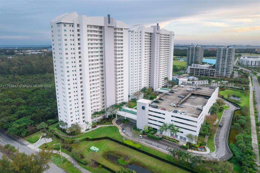 15051 Royal Oaks Ln 1203, North Miami, Florida 33181, Stati Uniti