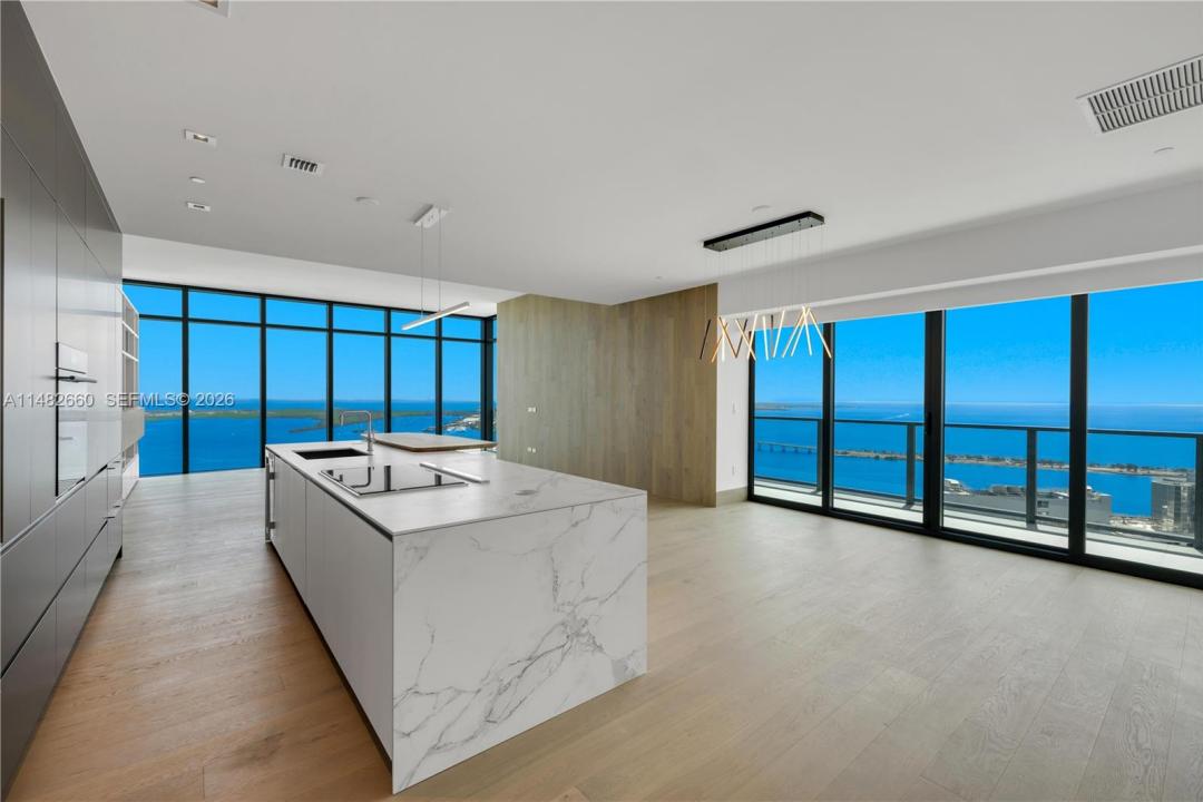 1451 Brickell Ave 4403, Miami, Florida 33131, USA
