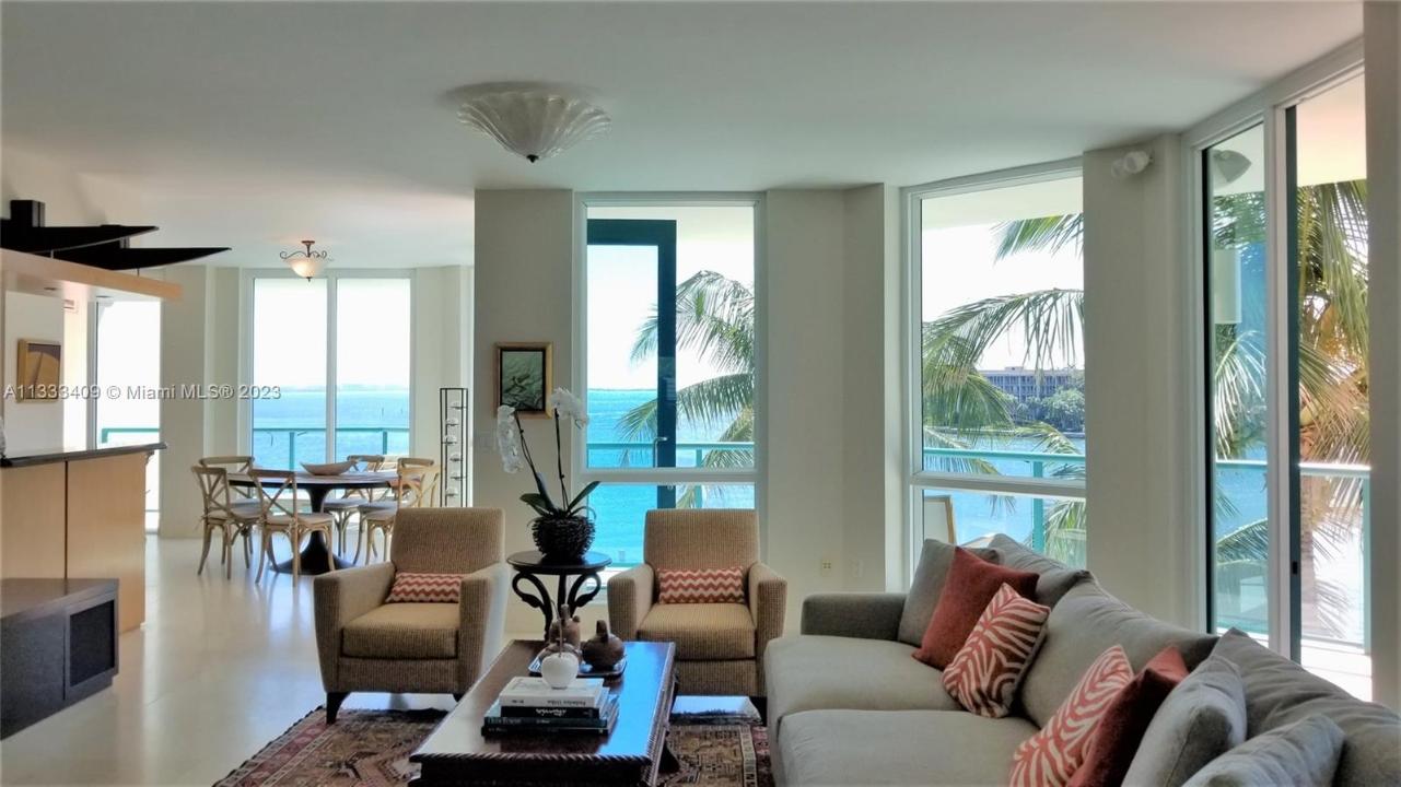 1660 W Glencoe St 302, Coconut Grove, Florida 33133, USA