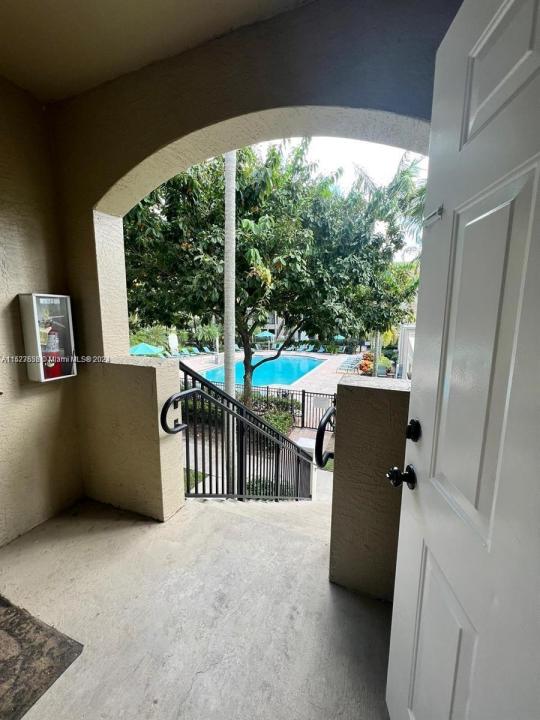 5940 W Sample Rd 304, Coral Springs, Florida 33067, Stati Uniti