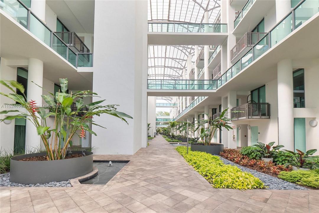 6000 Collins Ave 510, Miami Beach, Florida 33140