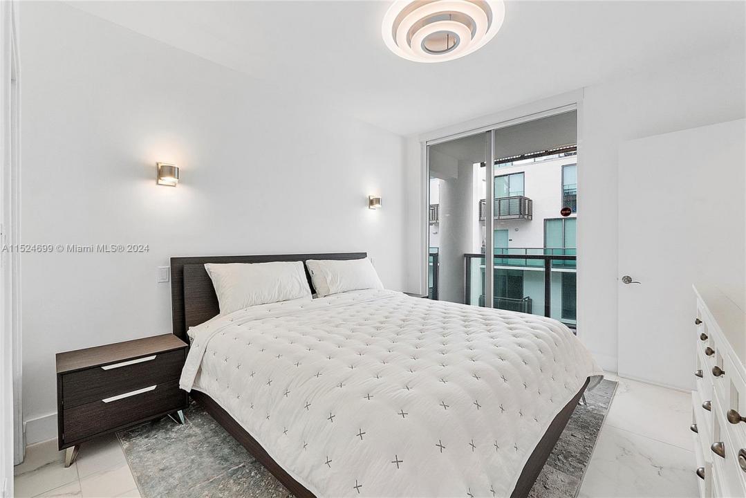 6000 Collins Ave 510, Miami Beach, Florida 33140